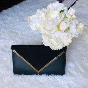 Aldo Clutch